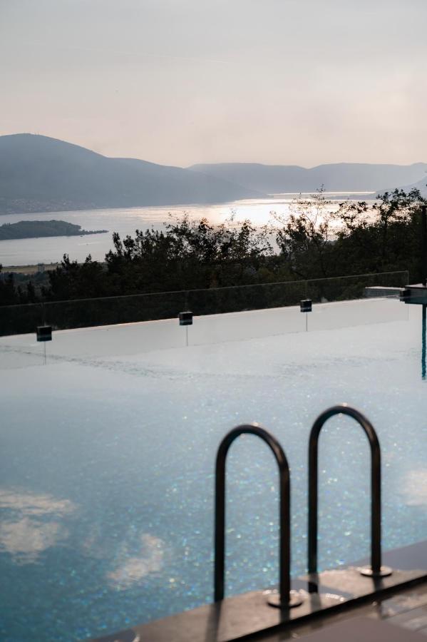 Bayview Hills Luxury Residences Tivat Luaran gambar