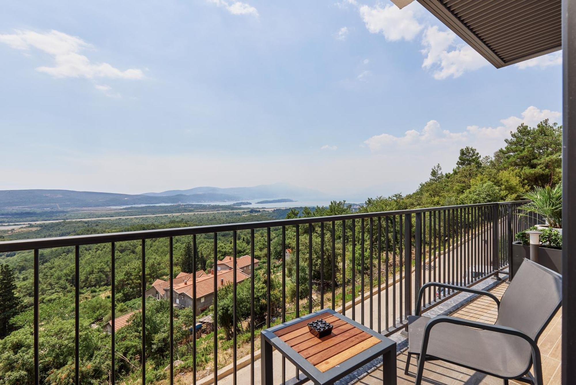 Bayview Hills Luxury Residences Tivat Luaran gambar